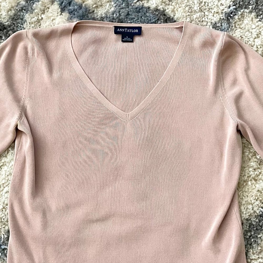 Ann Taylor long sleeve v-neck sweater